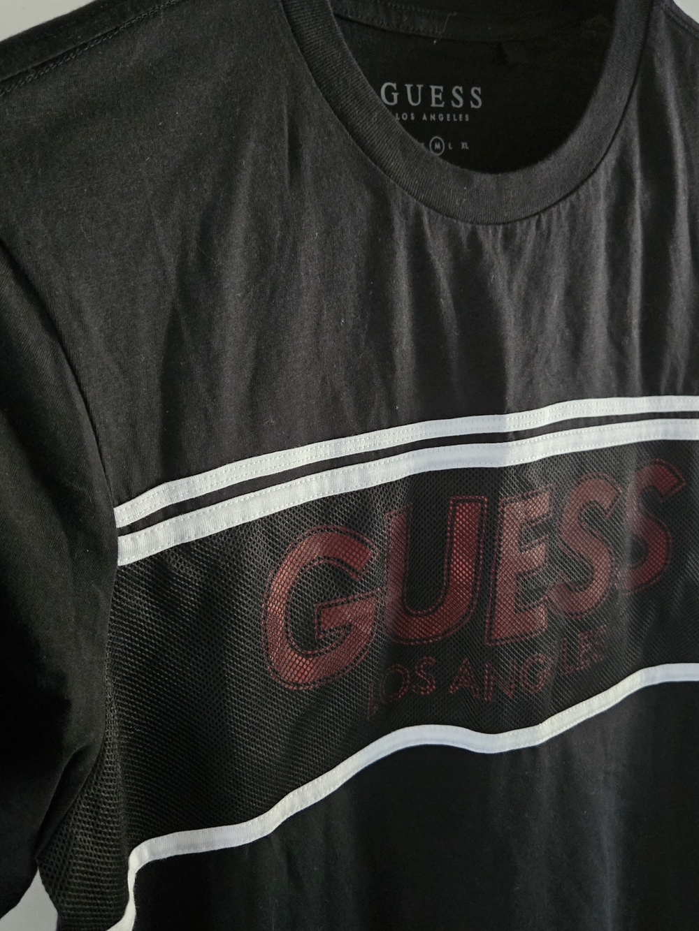 GUESS Big Logo Knit Mesh Trim Tee Shirt Men's  Black Red Crewneck